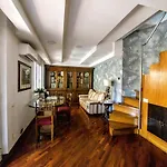 Frattina Family Romantic Superior Suite